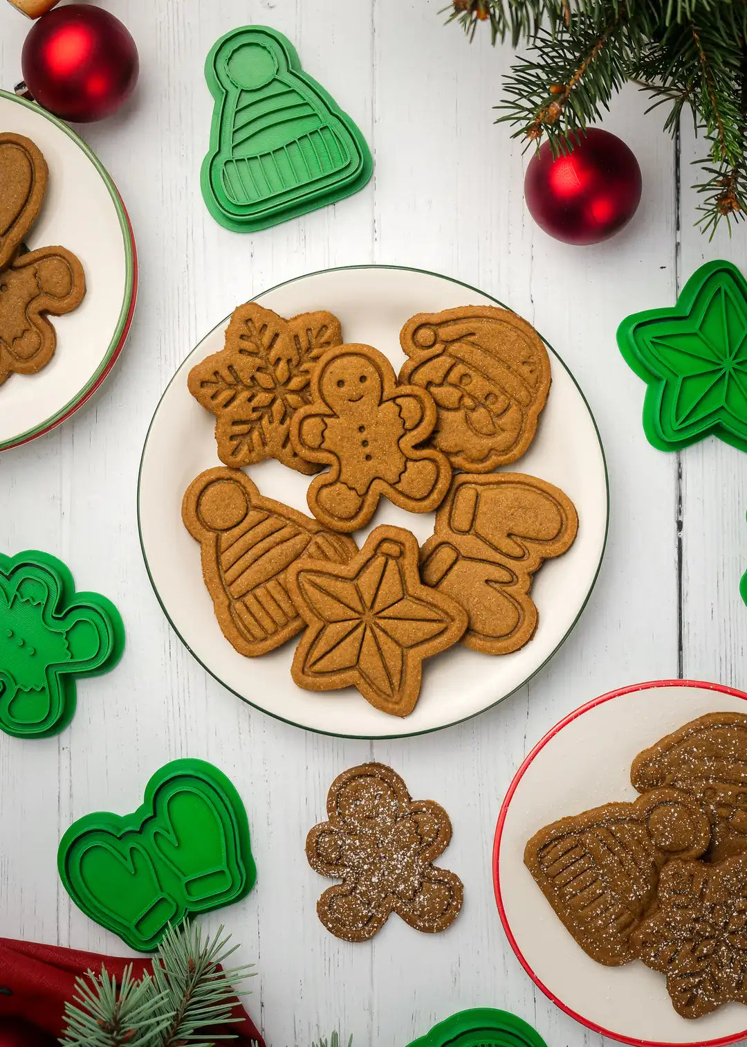 photo of cookies made with the set and the cookie cutters. Perfect Gift for Christmas
